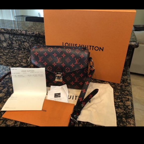 🔥RARE! LOUIS VUITTON POCHETTE METIS🔥 - Picture 4 of 4